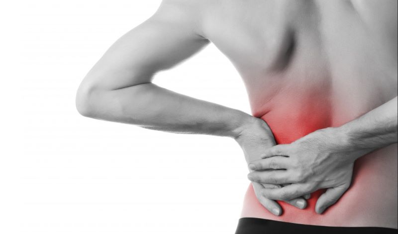 Đau thắt lưng và hông là triệu chứng thường gặp khi bị sỏi tiết niệu