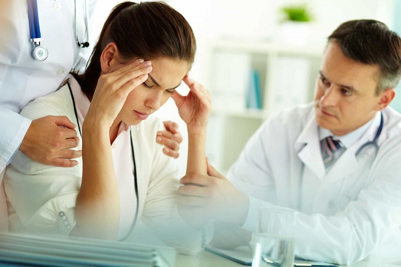 Thường xuyên bị đau đầu nên khám bác sĩ chuyên khoa để có phương pháp điều trị hiệu quả