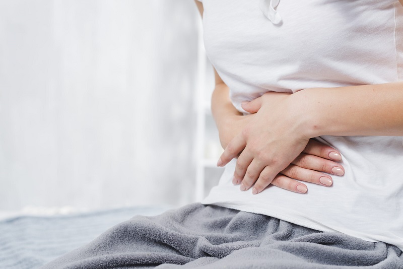 Tình trạng bụng có nhịp đập trên rốn và các nguyên nhân có thể gây ra