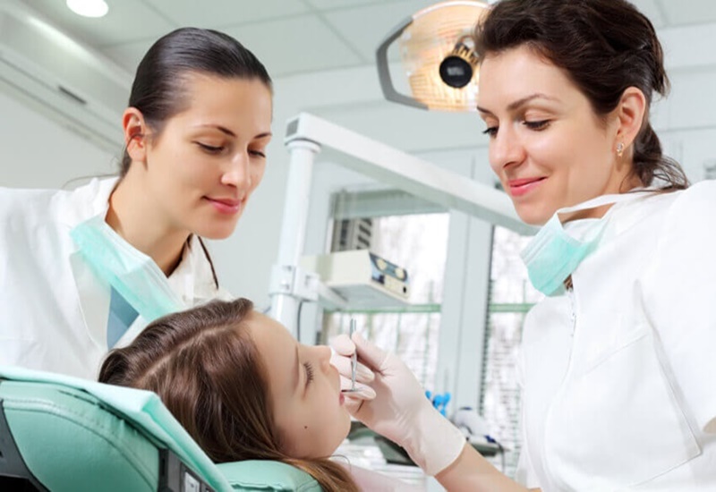 Biểu hiện và điều trị biến chứng khi nhổ răng khôn hiệu quả