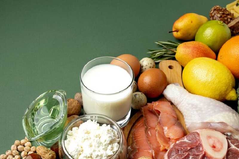 Chế độ ăn giàu vitamin D, canxi, omega-3 giúp cải thiện sức khỏe xương khớp