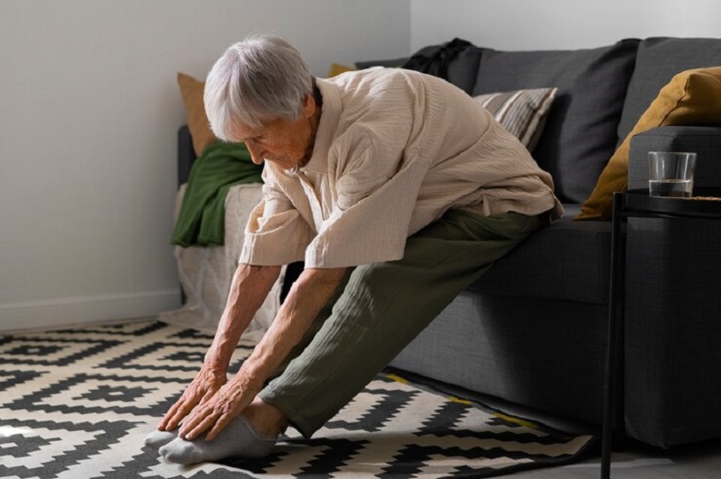 Lão hóa cơ thể tự nhiên theo độ tuổi là nguyên nhân loãng xương ở người cao tuổi