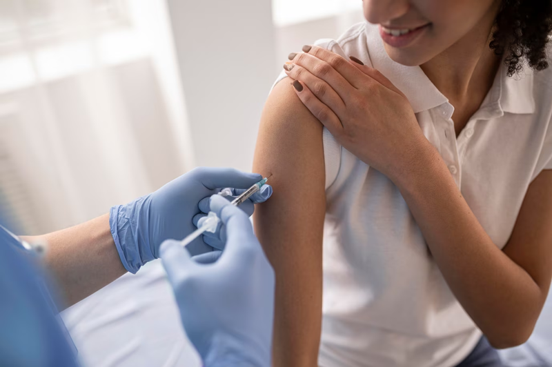 Tiêm vắc xin là biện pháp phòng ngừa ung thư cổ tử cung do nhiễm virus HPV 