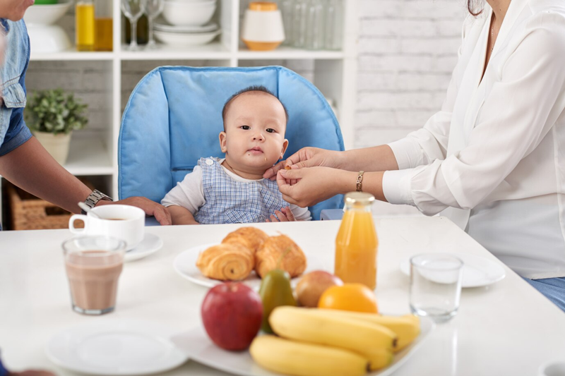 Chế độ ăn hàng ngày quyết định số lần đi tiểu và số lượng nước tiểu bình thường ở trẻ em