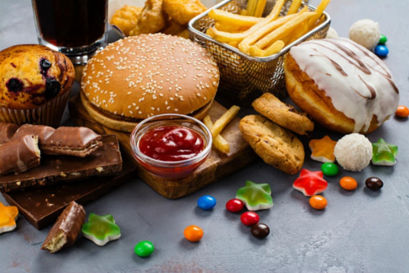 Tiêu thụ các thực phẩm thiếu lành mạnh làm tăng nguy cơ mắc ung thư dạ dày 