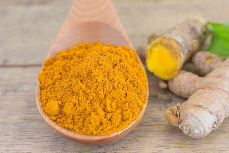 Hoạt chất curcumin trong nghệ giúp kháng viêm và cải thiện đau nhức xương khớp