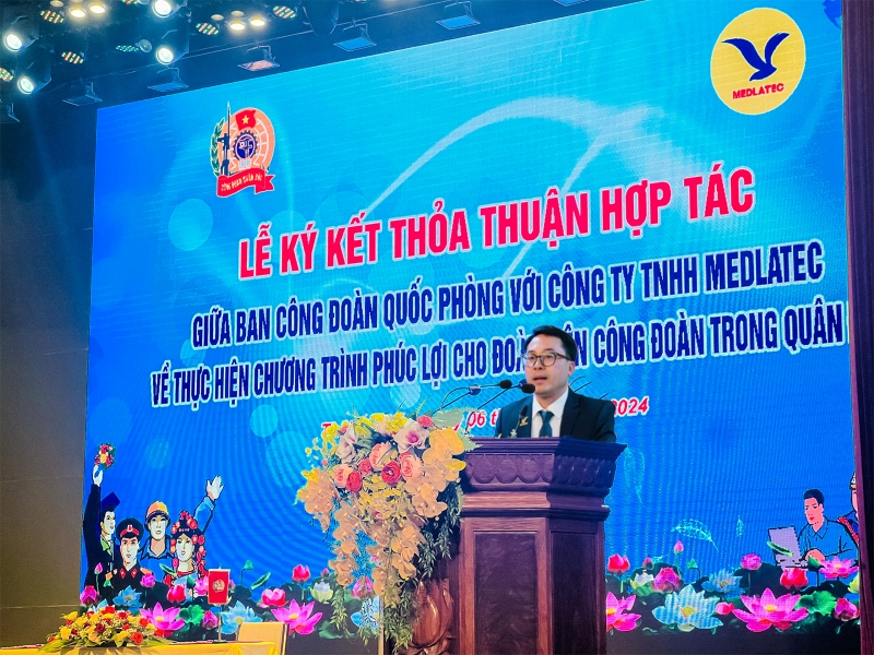 TS.BS Ngô Mạnh Quân - Phó Giám đốc Khối Khách hàng doanh nghiệp phát biểu tại buổi lễ 