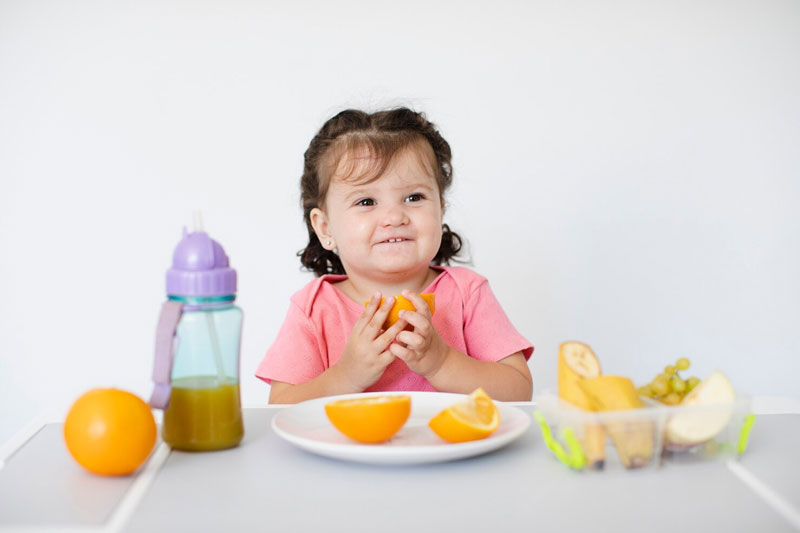 Cha mẹ nên đa dạng thực đơn ăn uống hàng ngày cho bé