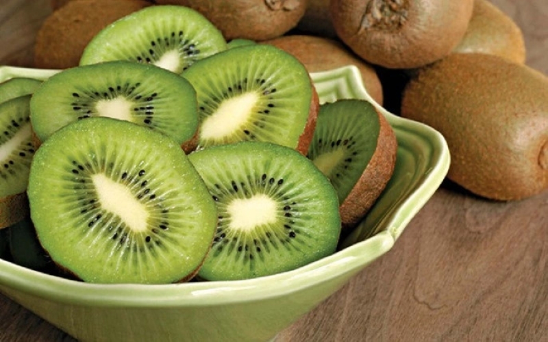 Nhiều chị em thắc mắc ăn kiwi có béo không? 