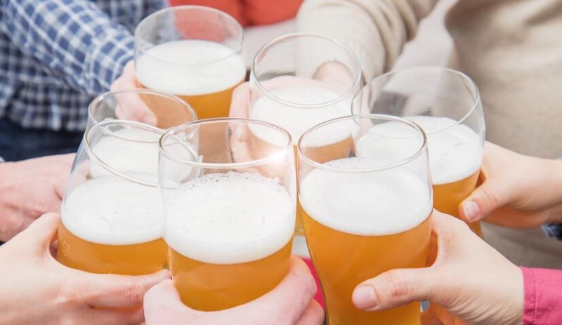 Hạn chế uống rượu bia để bảo vệ lá gan của chính bạn