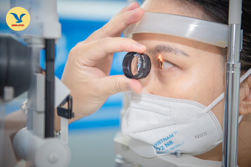 Soi bóng đồng tử - một trong các phương pháp chẩn đoán tật khúc xạ mắt