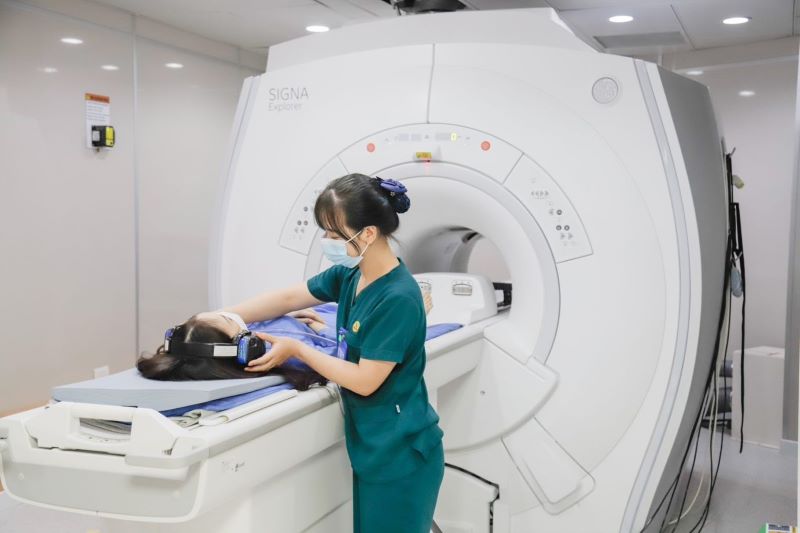 Cung cấp đầy đủ thông tin về tình trạng sức khỏe trước khi thực hiện chụp MRI 