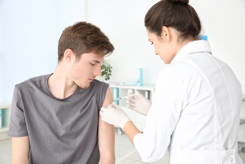 Tiêm vắc xin HPV không ảnh hưởng đến sức khỏe sinh sản của nam giới 