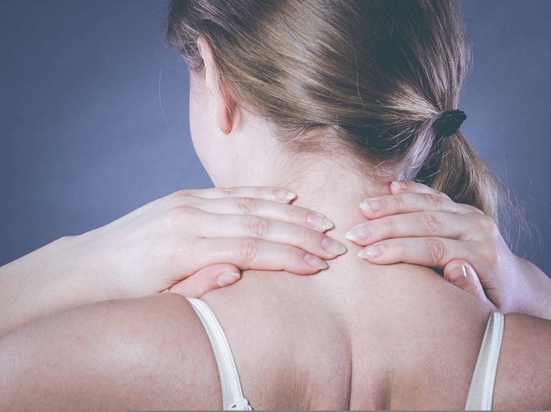 Thực hiện massage cổ có thể giúp giảm đau cổ như thế nào?
