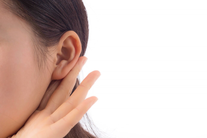 Bệnh viêm tai giữa khiến người bệnh đau nhức, ù tai, khó nghe
