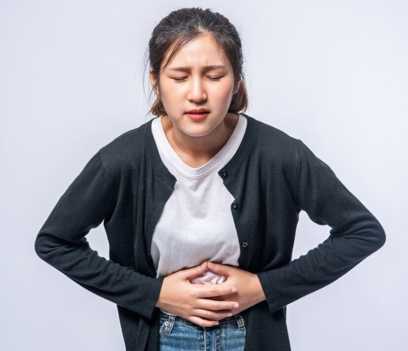 Viêm dạ dày thường gây ra những cơn đau bụng vùng thượng vị