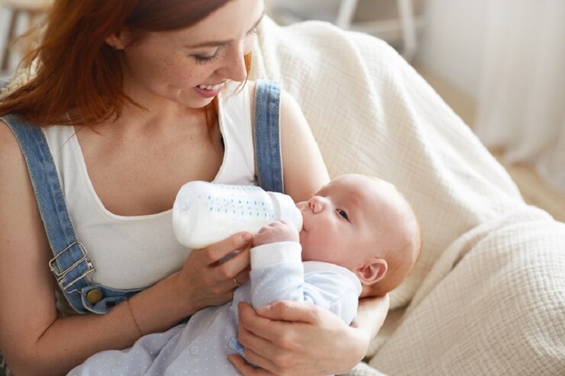 Chuyển sang sữa chứa prebiotics có thể giúp cải thiện táo bón cho trẻ 