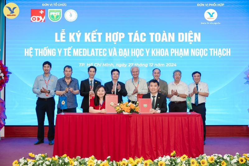 Hai đơn vị MEDLATEC và Trường Đại học Y khoa Phạm Ngọc Thạch ký kết thỏa thuận hợp tác toàn diện