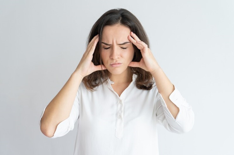 Nhiều nguyên nhân gây đau đầu và buồn ngủ