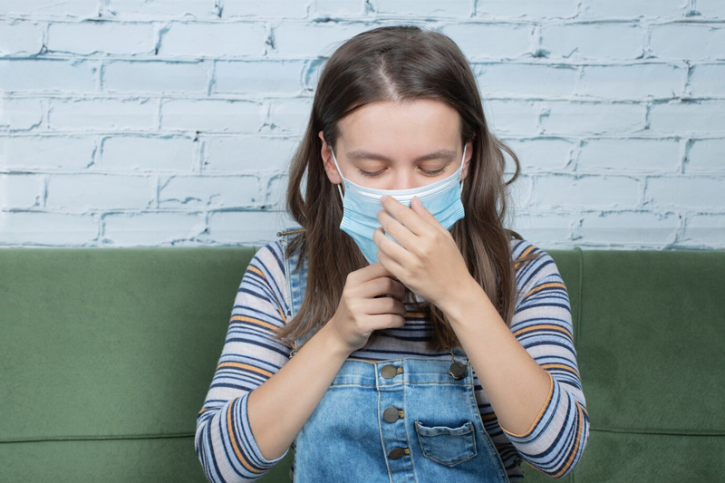 Trẻ bị ho, cảm cúm có thể uống nước ép từ lá rau tần để thuyên giảm 