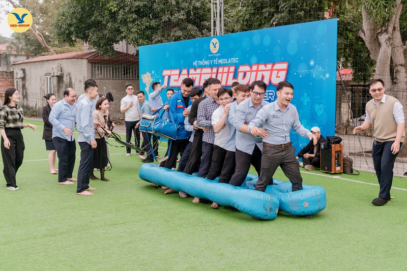 Teambuilding Bước chân chuyên nghiệp sôi nổi, gắn kết