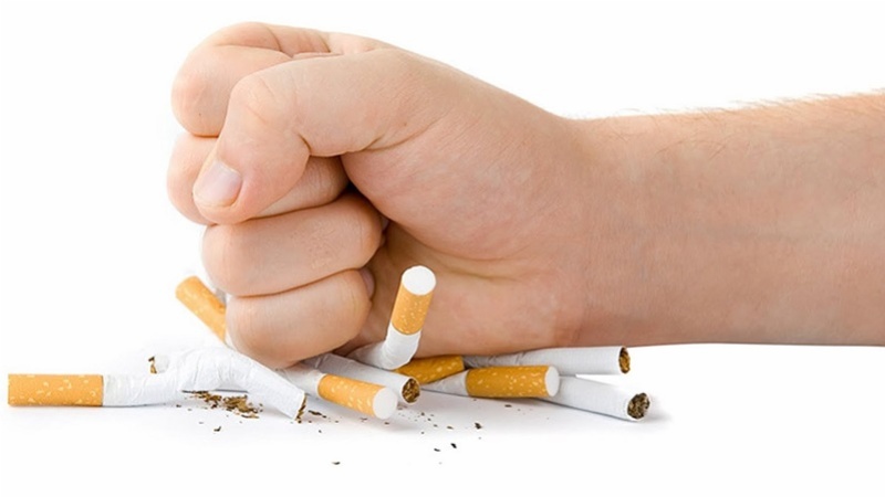 Bỏ thói quen hút thuốc lá để có thể phòng ngừa bệnh ung thư thực quản