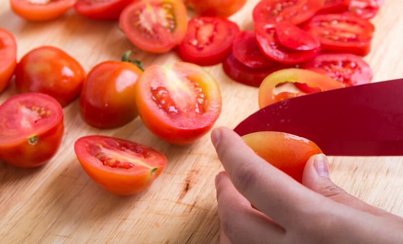 Ăn cà chua vừa tốt cho sức khỏe vừa cung cấp nhiều loại vitamin tốt cho da