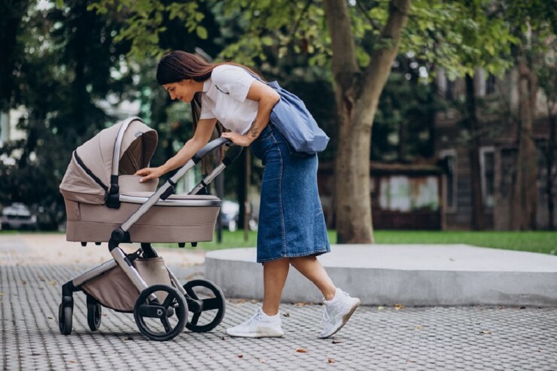 Sau sinh đi lại nhiều có bị sa tử cung nếu phụ nữ không được nghỉ ngơi đủ, sàn chậu bị tổn thương