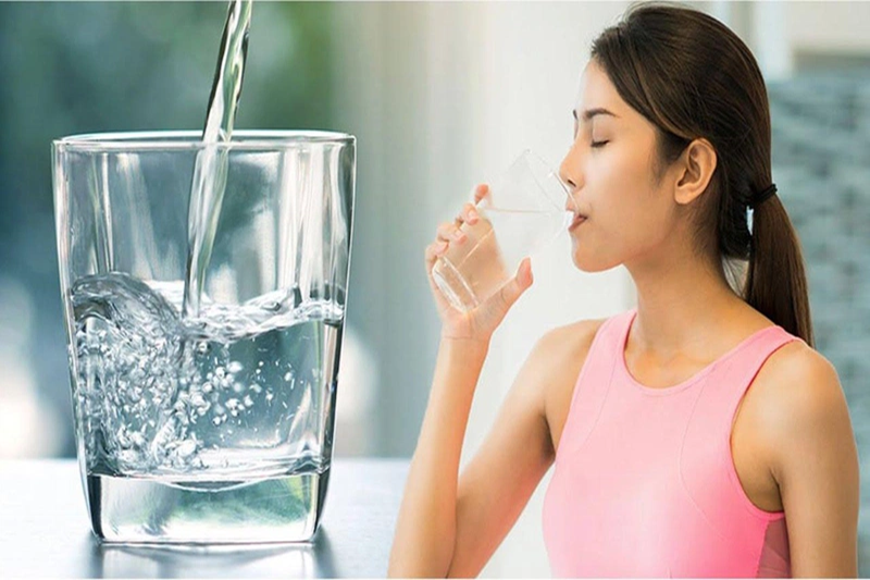 Uống nhiều nước giúp phòng các bệnh về tiết niệu