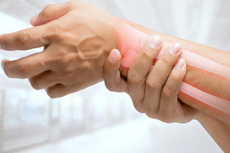 Đau nhức xương là triệu chứng thường gặp ở bệnh nhân loạn dưỡng xương
