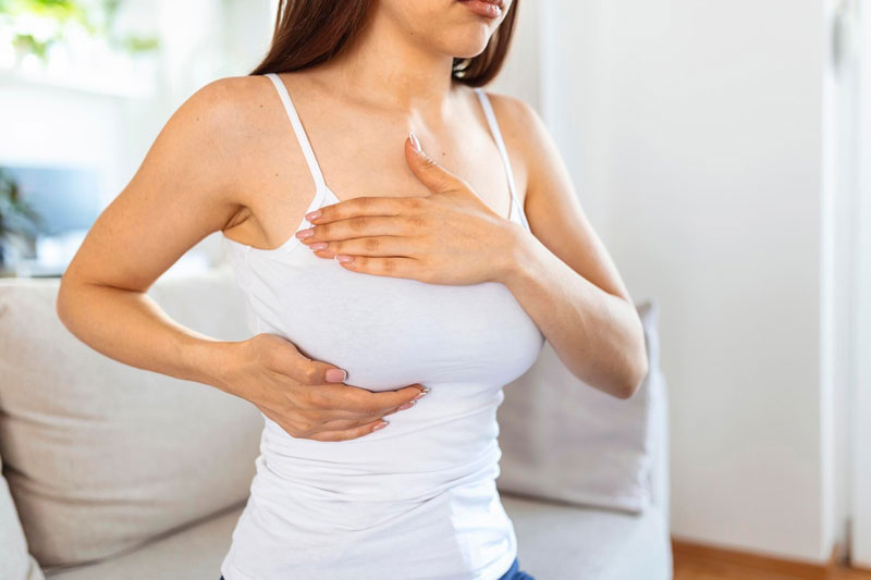 Ung thư vú xuất hiện có thể do nhiều yếu tố tác động từ môi trường