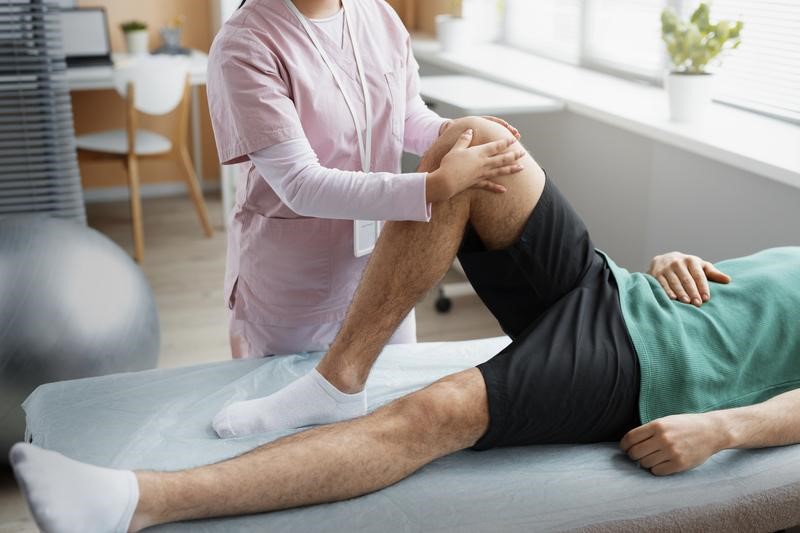 Vật lý trị liệu giúp cải thiện các tổn thương ở đầu gối 