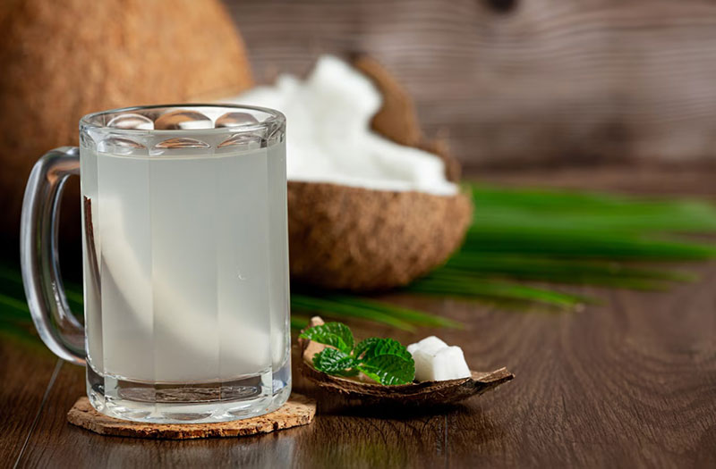 Uống nước dừa có sảy thai không là thắc mắc của nhiều người