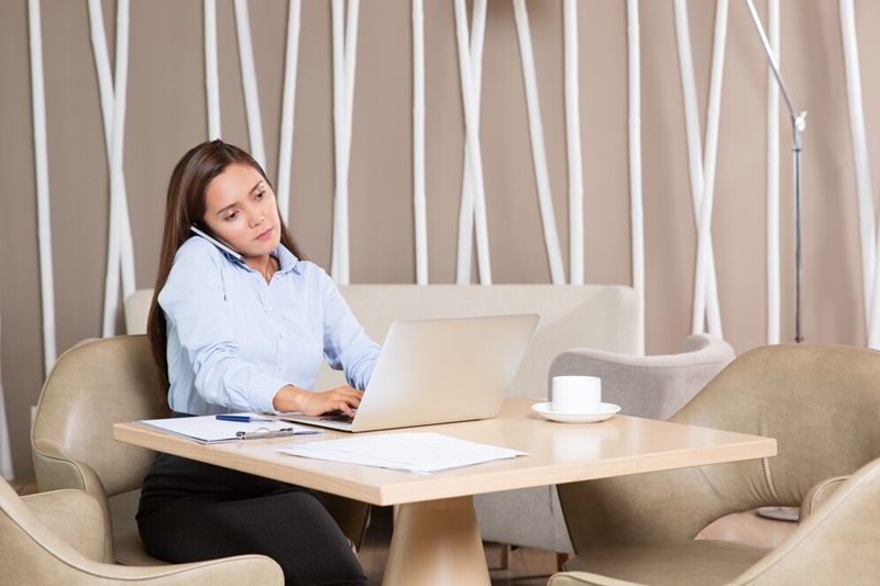 Người bệnh không nên ngồi làm việc quá lâu