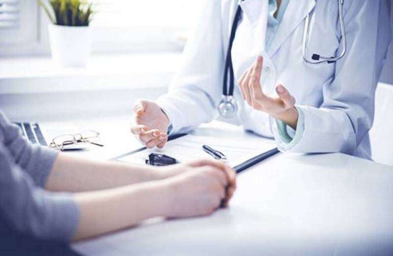 Người bệnh nên đến thăm khám bác sĩ để biết chính xác bản thân có thể thực hiện đốt sóng cao tần tuyến giáp được hay không