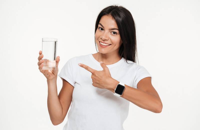 Uống đủ nước để có một làn da khỏe mạnh