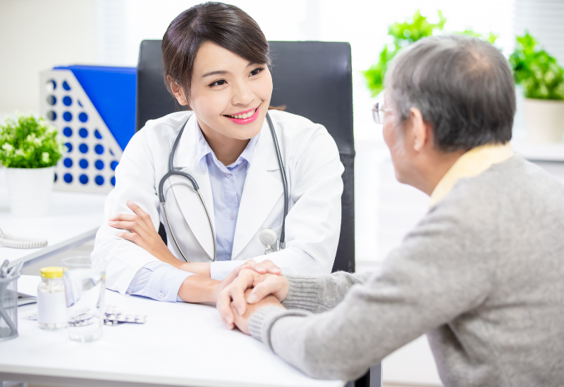 Trước khi dùng nấm linh chi, bạn nên trao đổi với bác sĩ để đảm bảo an toàn và phù hợp với tình trạng sức khỏe của mình