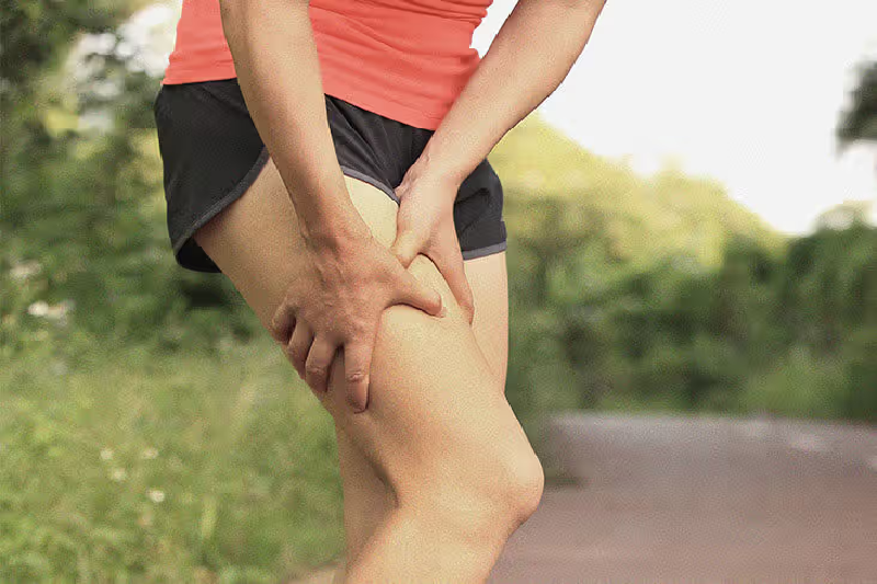 Đau đùi dị cảm là một dạng tổn thương dây thần kinh bì đùi ngoài.