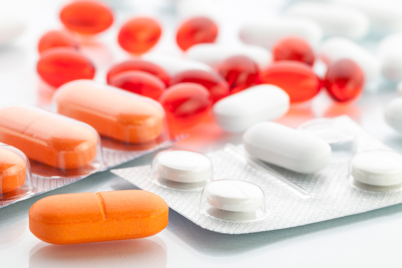 NSAIDs là thuốc đầu tay được sử dụng trong nhiều thể bệnh của viêm khớp gối trẻ em.