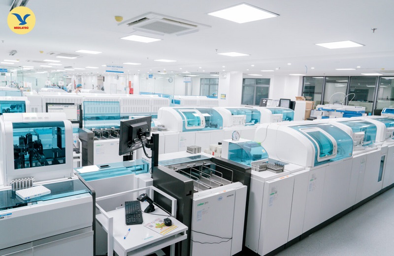 Xét nghiệm nước tiểu thai kỳ tại địa chỉ uy tín với máy móc hiện đại giúp đem lại kết quả chính xác cho mẹ bầu 