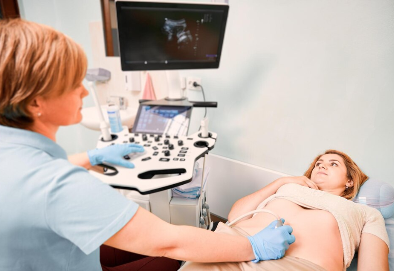 Siêu âm không phải là phương pháp sàng lọc hoặc chẩn đoán ban đầu được khuyến cáo cho ung thư cổ tử cung