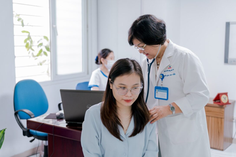 Điều trị tích cực bệnh đường hô hấp để hạn chế tình trạng khô cổ họng khi ngủ dậy