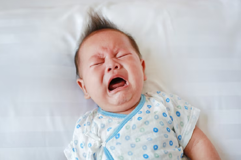 Bị kích thích bởi yếu tố môi trường thường là nguyên nhân gây khản tiếng ở trẻ sơ sinh