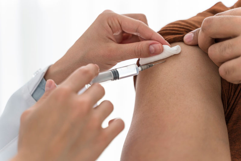 Quá trình sử dụng thuốc luôn phải có sự giám sát của nhân viên y tế