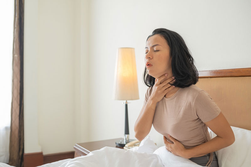 Buồn nôn là tác dụng phụ có thể xuất hiện ở người điều trị bằng kháng sinh Cefotaxime 