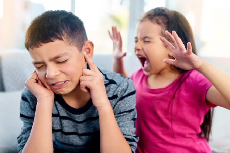 Sang chấn tâm lý kéo dài làm cho trẻ khó kiểm soát được hành vi của mình