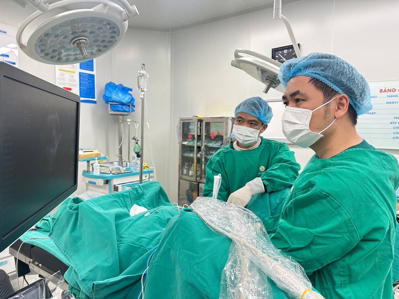 Nhiều chị em phụ nữ lựa chọn MEDLATEC là nơi thăm khám, điều trị các bệnh lý về sản phụ khoa. Ảnh minh họa