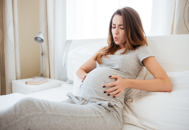 Đau bụng lâm râm khi mang thai là cảm giác đau nhẹ, âm ỉ ở vùng bụng dưới