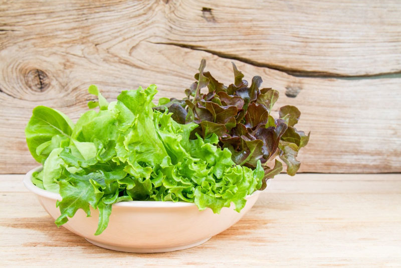 Nên ăn bún đậu với nhiều rau xanh