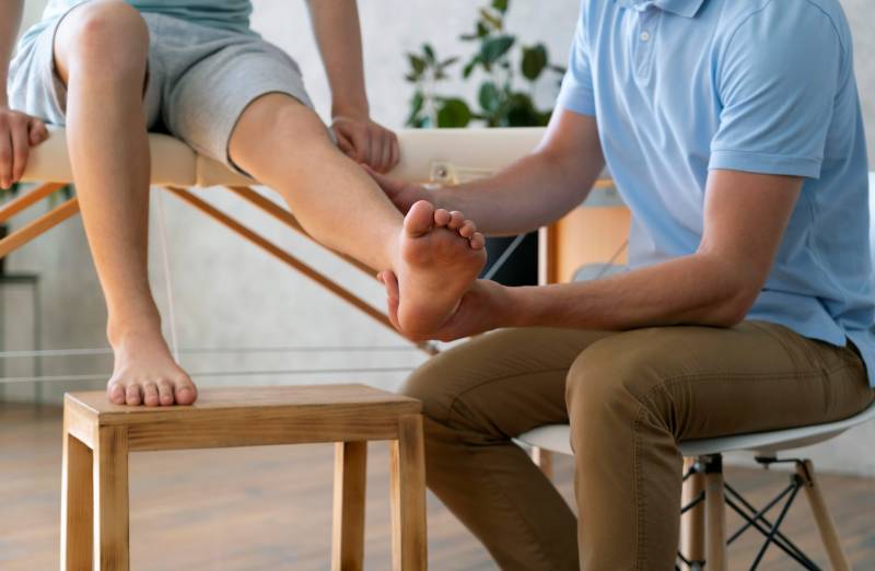 Thần kinh ngồi có vai trò điều khiển phản xạ và giữ thăng bằng